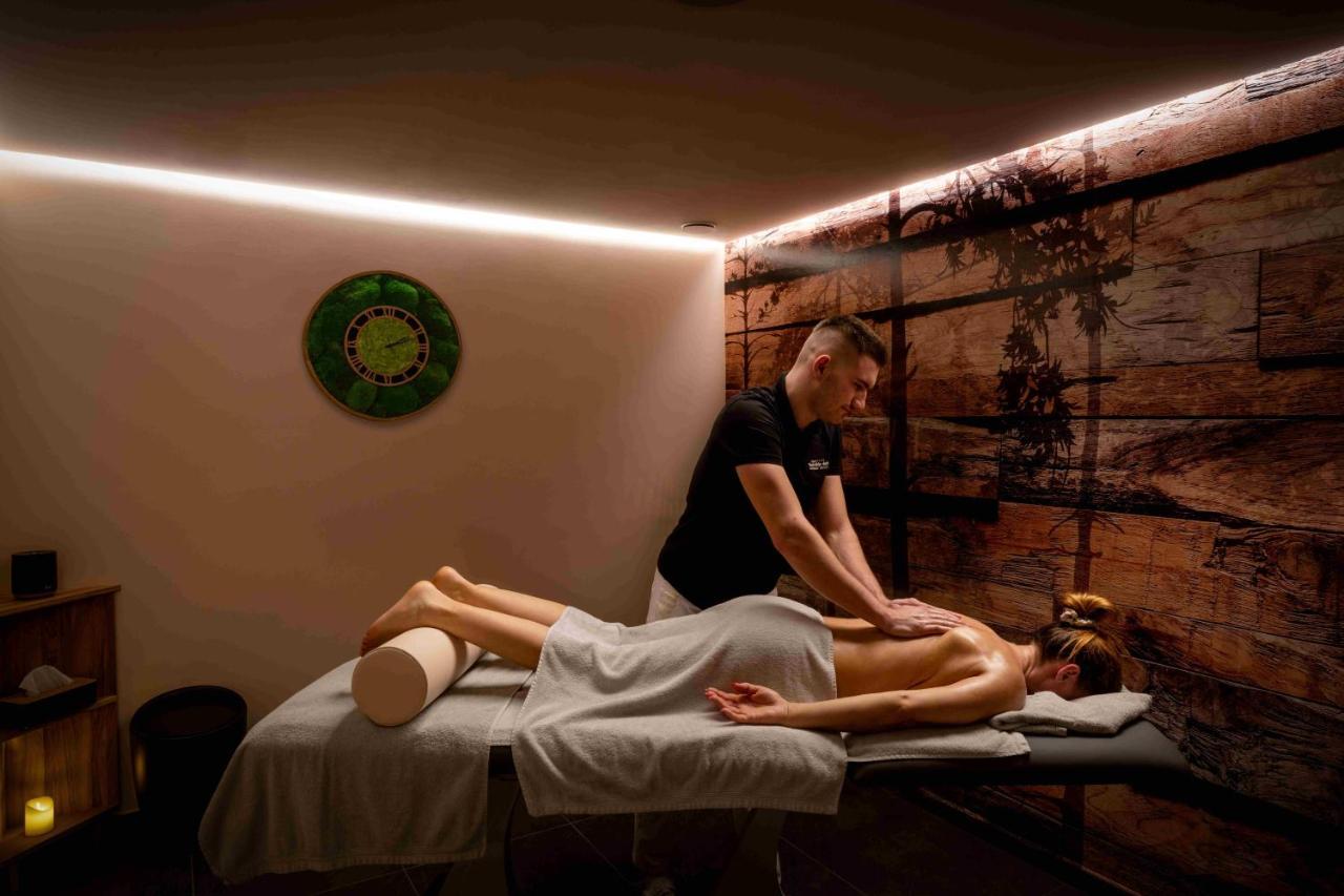 Wellness Hotel Ondrasuv Dvur Bíla Εξωτερικό φωτογραφία